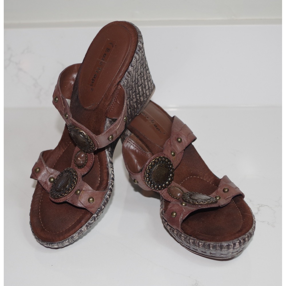 BareTraps Woman's Size 6.5 Sedona Brown Leather Wedge Sandals Medallion Boho